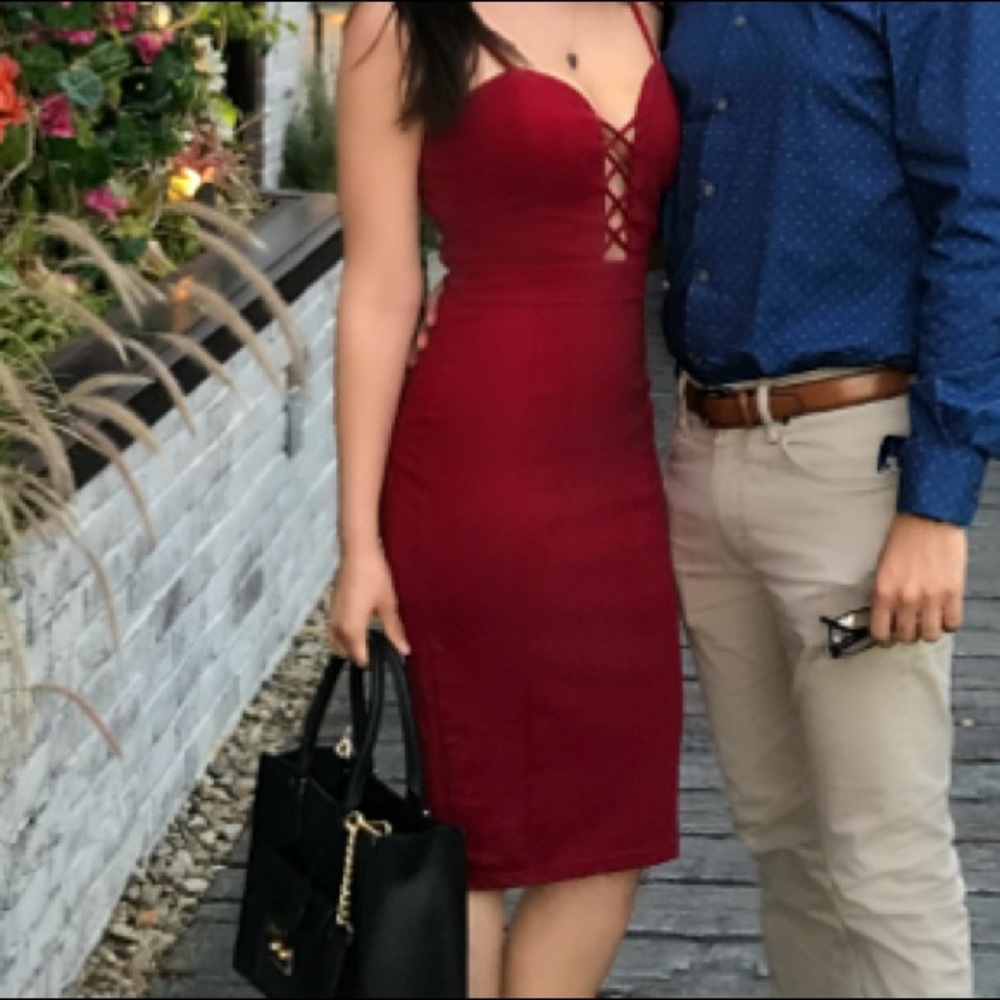 Windsor Red cleavage strapped dress